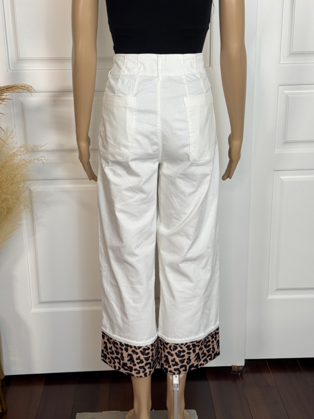 OFF WHITE CROPPED DENIM LIKE PANT WITH LEOPARD PRINT CUFFS SIZE SMALL - NWT - Picture 12 of 16